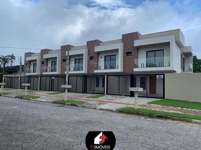 A F.T. IMOVEIS trás para você sobrados novos, prontos para morar localizados a poucas quadras do mar no bairro Brejatuba em Guaratuba Parana.

Contendo: 03 quartos [sendo 01 suíte], ambiente integrado com sala de estar, jantar e cozinha, bwc social, lavado, área de serviço e churrasqueira. 
 localização e bem pertinho da praia. - Guaratuba